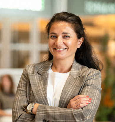 NadjaAlTemimi_390x415px Portrait Nadja Al-Temimi